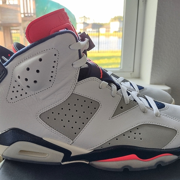 *SOLD* Jordan Retro 6 (Tinker) - Picture 3 of 7
